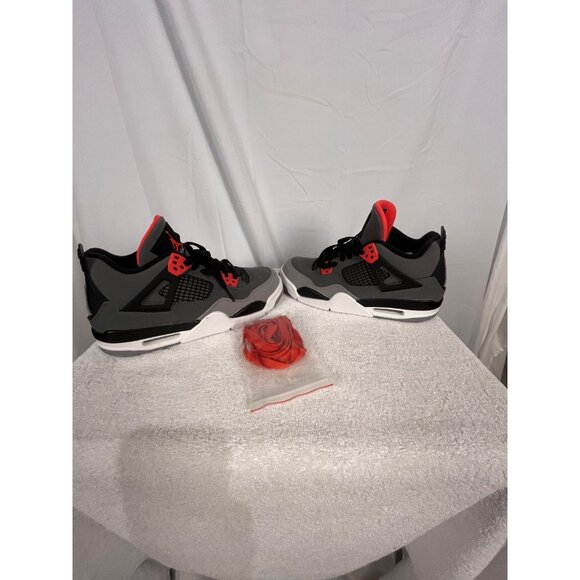 Air Jordan 4 Retro OG Gray and Red Youth Sneakers Size 5.5Y with Extra Laces - Picture 3 of 5